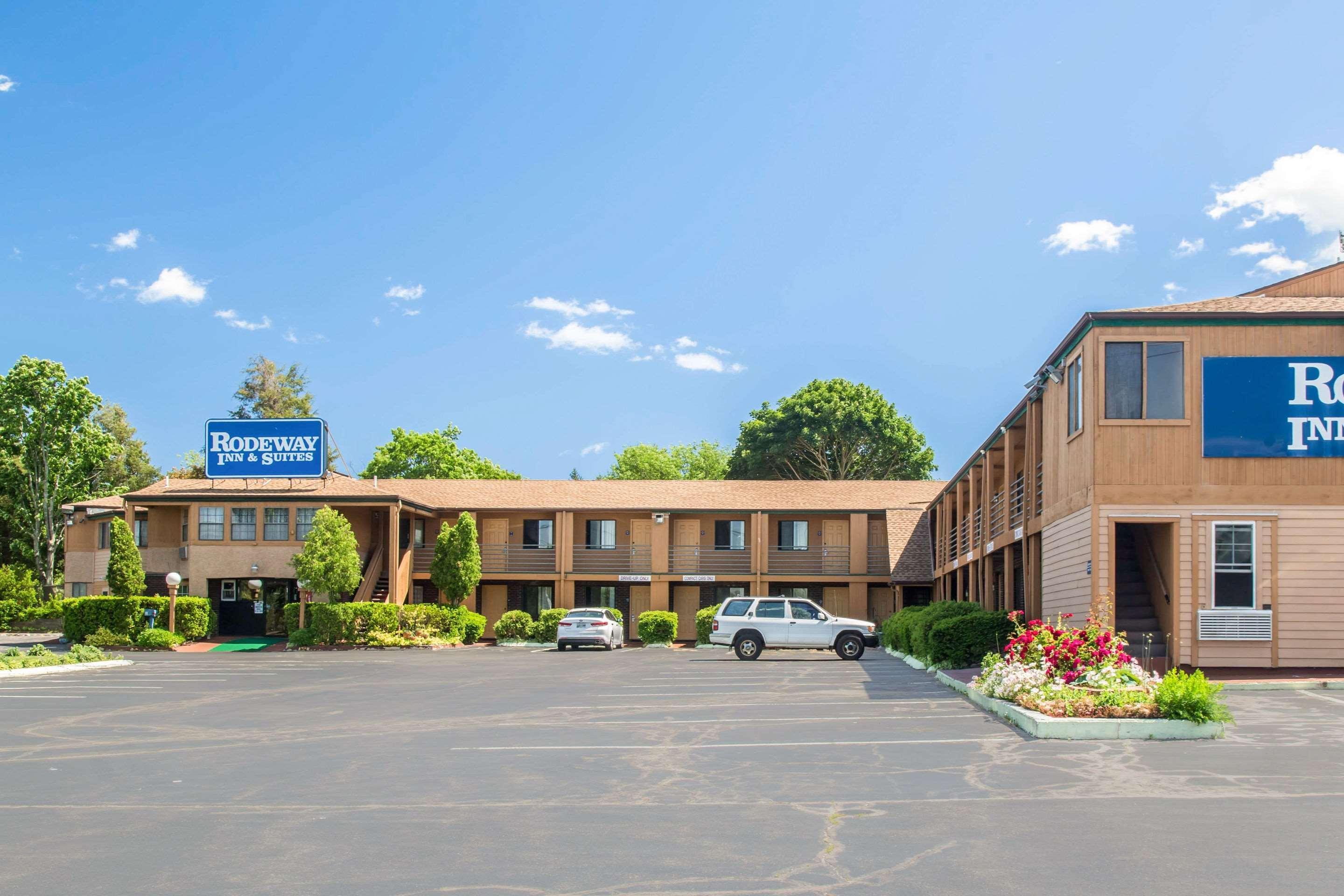 Rodeway Inn & Suites Branford - Guilford מראה חיצוני תמונה